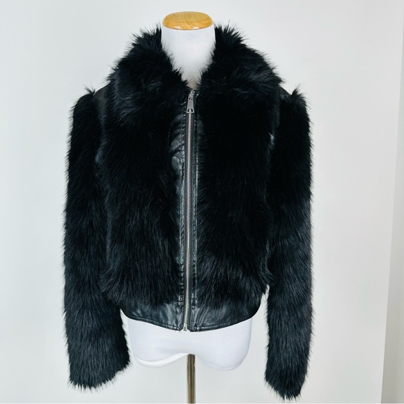 Forever 21 Jackets & Blazers - Forever 21 Black Faux Fur Vegan Leather Zip Front Jacket Size Medium